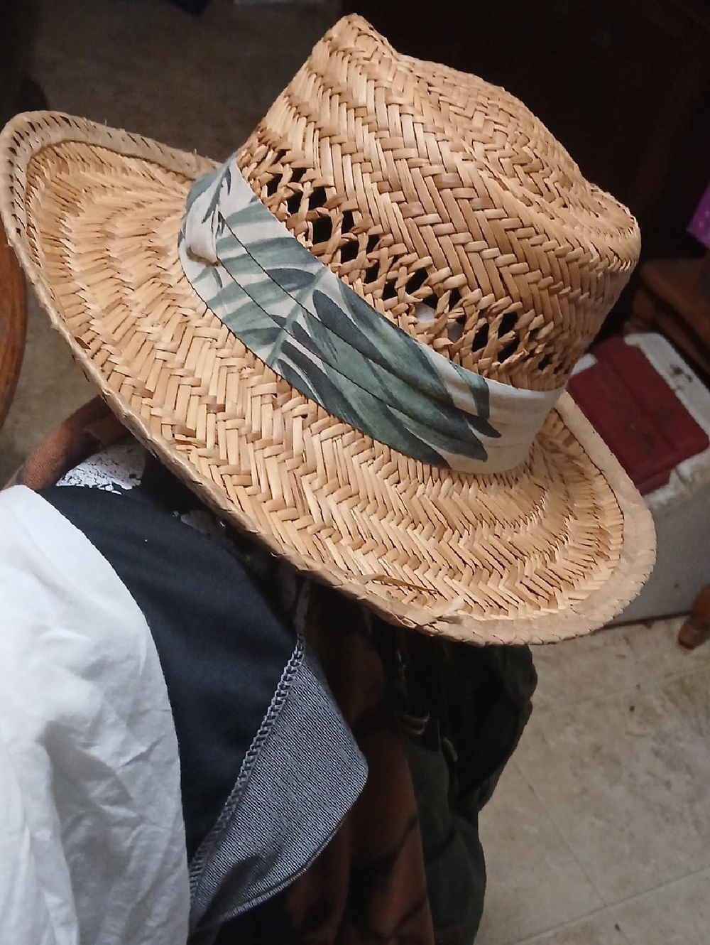 Men's Natural Straw Fedora with‎ Green Leaf-Print Band